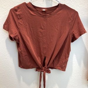 Lululemon cropped tshirt- front tie. No tears/blemishes/marks. Size 4 / Small